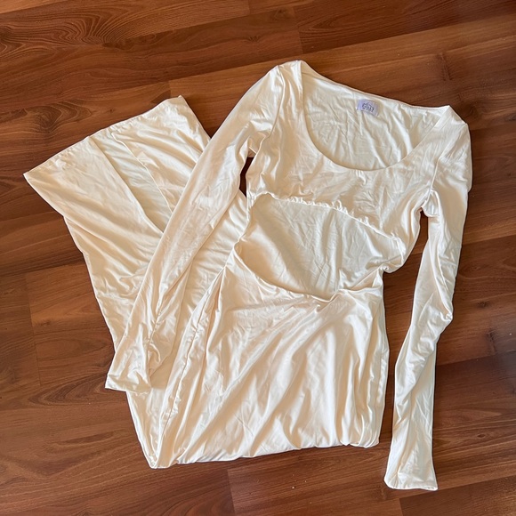 Longsleeve cut out maxi dress maternity cream - Picture 3 of 7